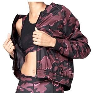 IVY PARK Women’s Black and Burgundy Camo Print Zip front Windbreaker size Small